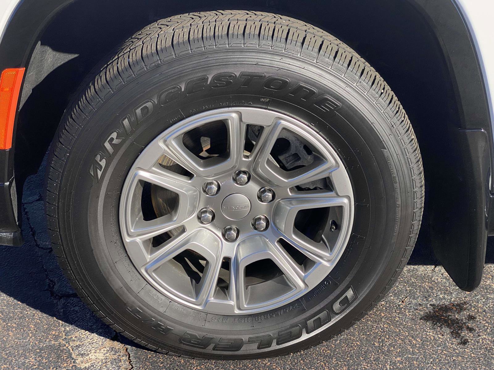 Certified 2024 Jeep Wagoneer 4WD w/ Convenience Group I image 12