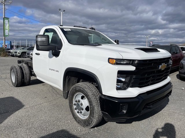 New 2026 Chevrolet Silverado 3500 W/T