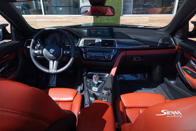Used 2018 BMW M4 Convertible image 32