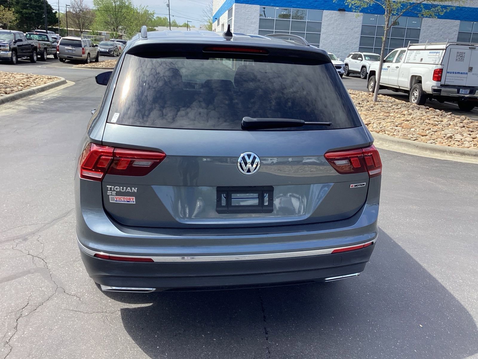 Used 2021 Volkswagen Tiguan SE image 3