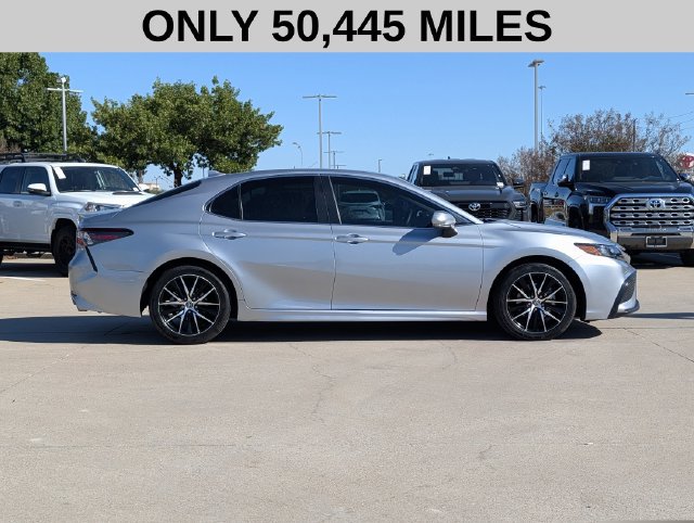Used 2024 Toyota Camry SE FWD image 4