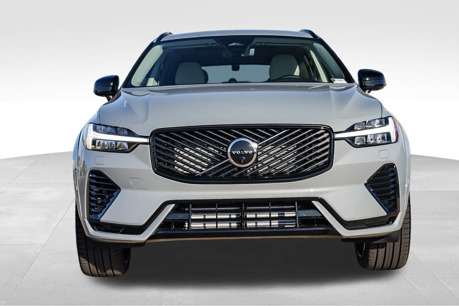 New 2026 Volvo XC60 T8 Ultra AWD/4WD image 2