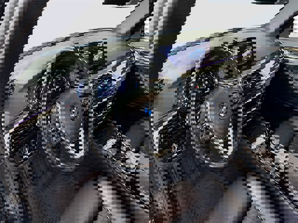 Used 2019 BMW 530i xDrive w/ Convenience Package image 3