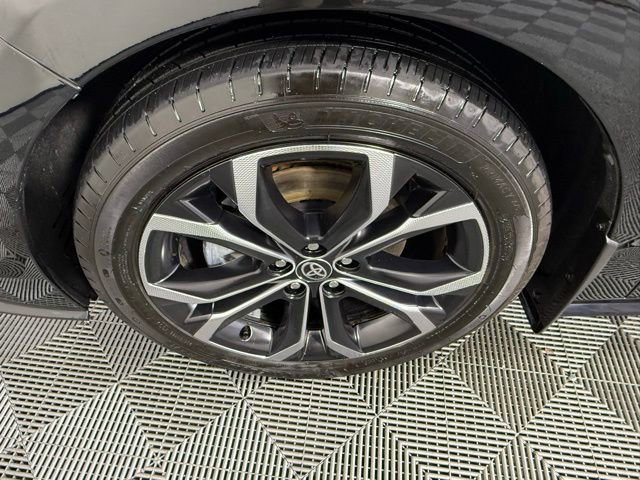 Used 2025 Toyota Sienna Platinum image 16