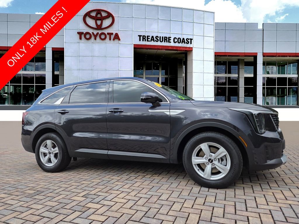 Used 2025 Kia Sorento LX