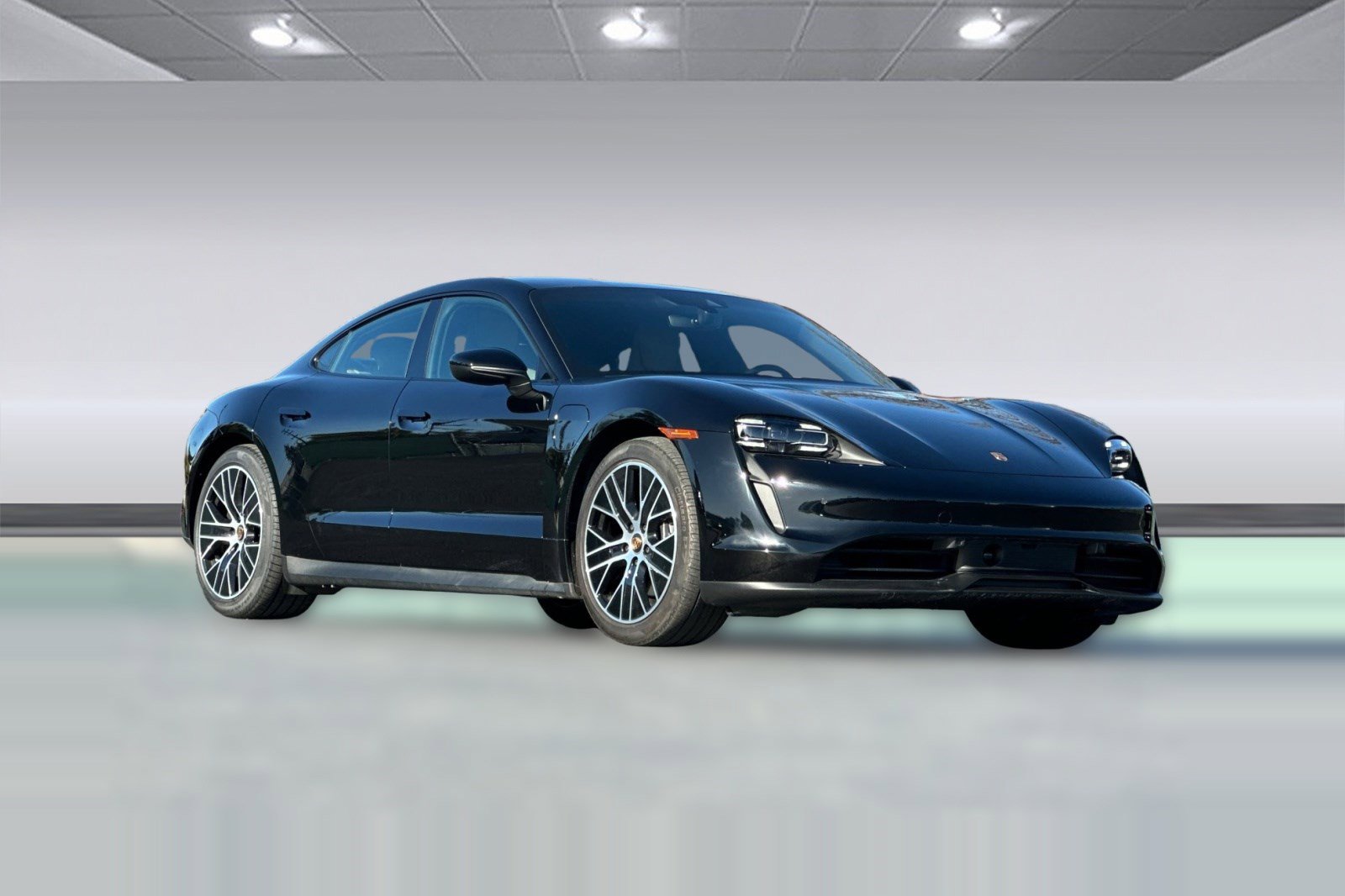 Used 2024 Porsche Taycan image 6