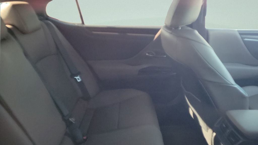 Used 2024 Lexus ES 350 w/ Premium Package FWD image 6
