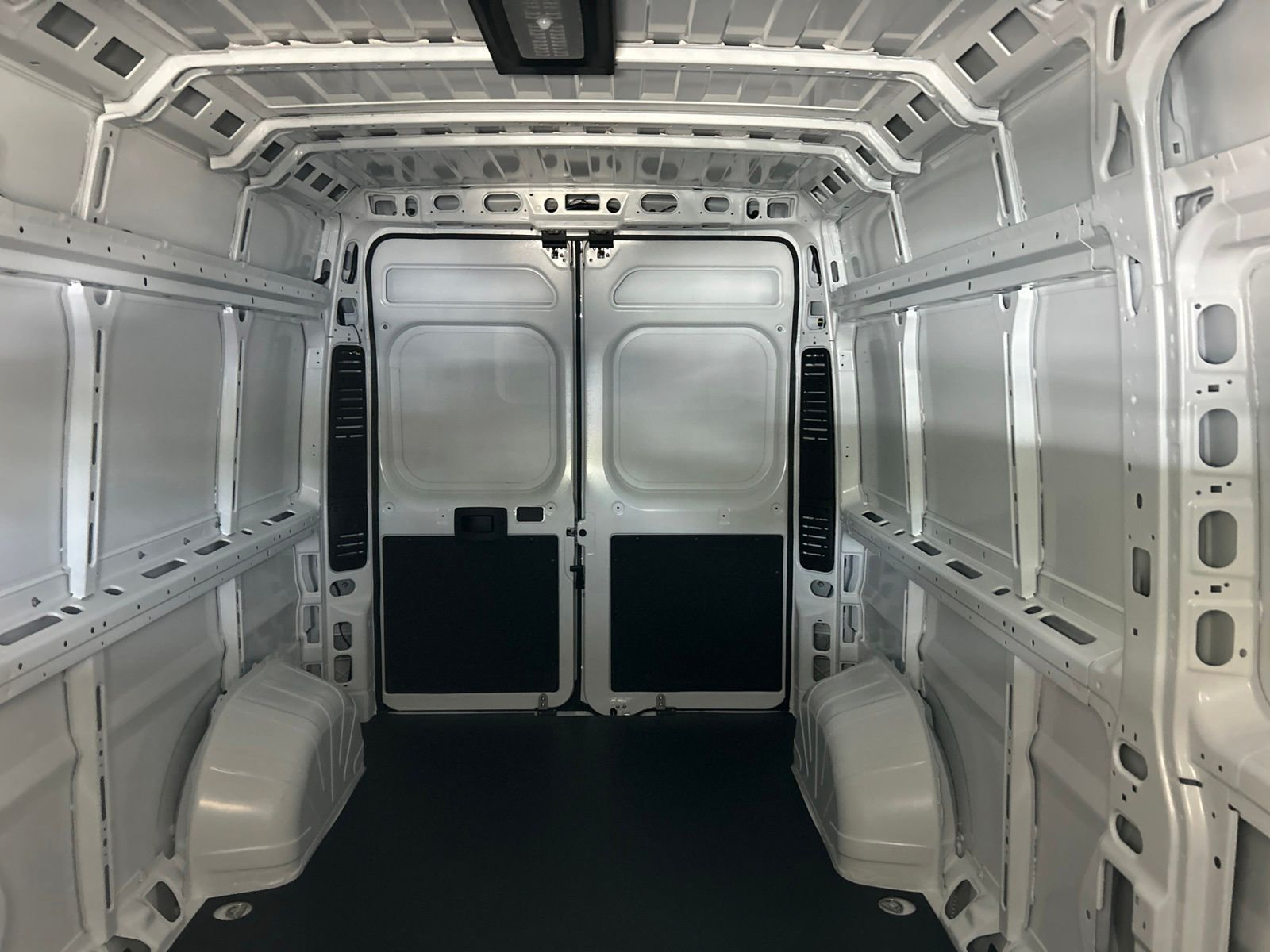 New 2026 RAM ProMaster 2500 w/ Convenience Group FWD image 5