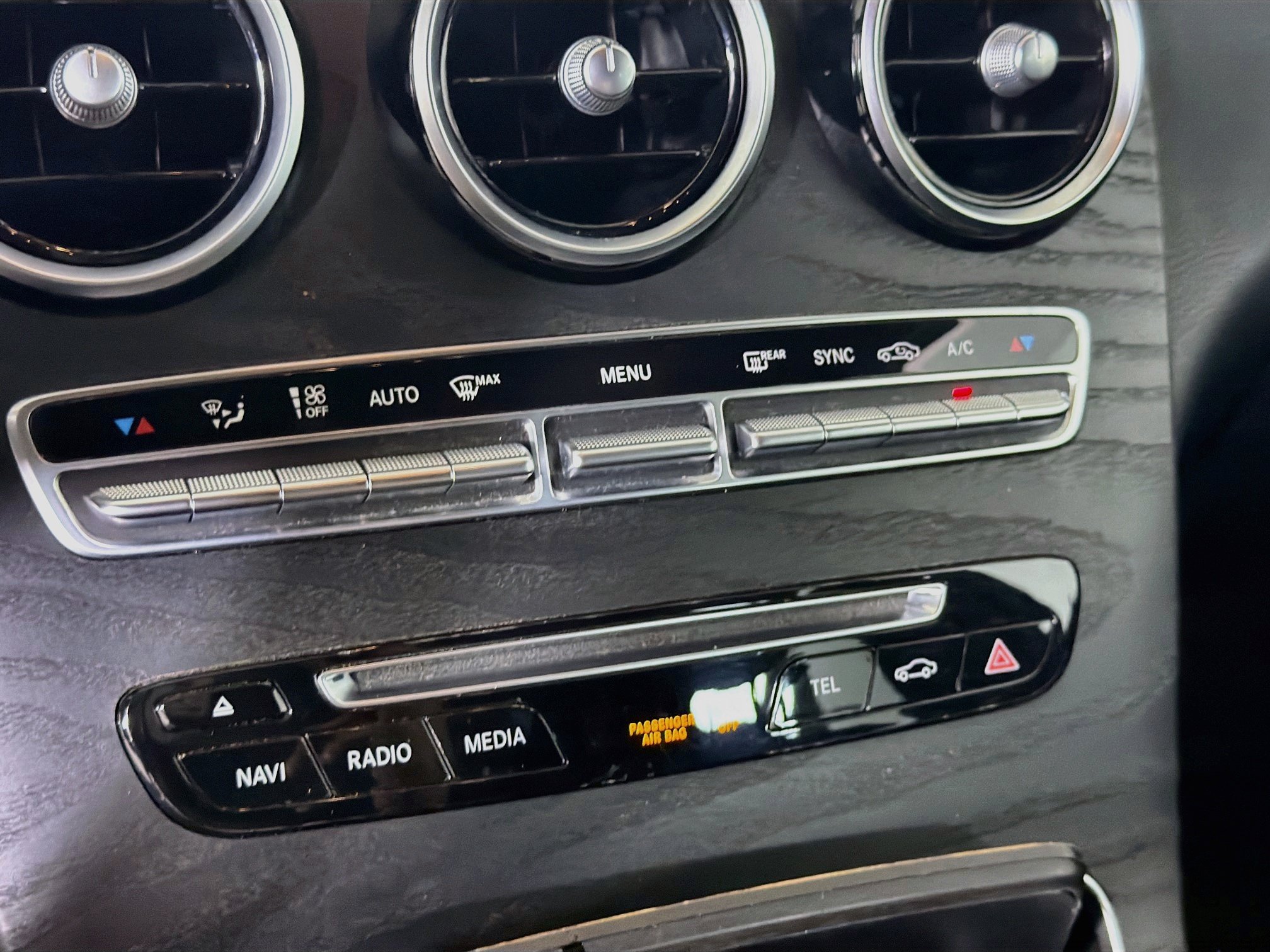 Used 2019 Mercedes-Benz GLC 300 4MATIC image 24