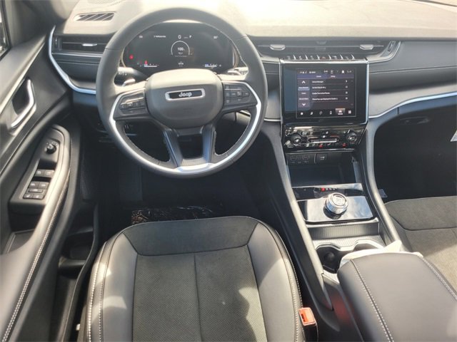 New 2025 Jeep Grand Cherokee Altitude image 10