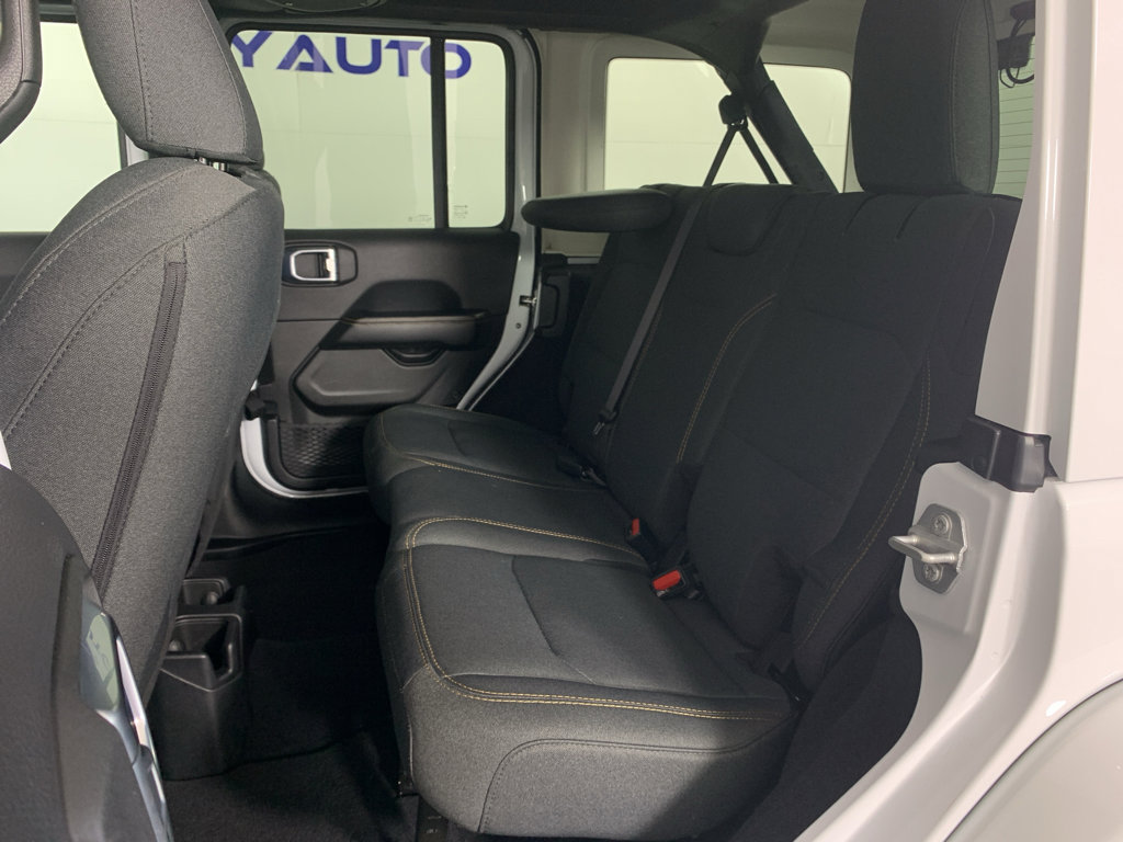 Used 2025 Jeep Wrangler Sahara AWD/4WD image 32