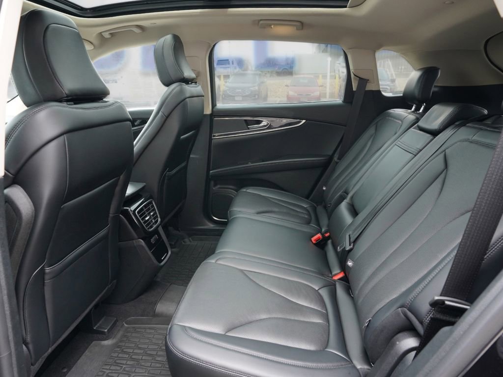 Used 2023 Lincoln Nautilus Reserve image 19