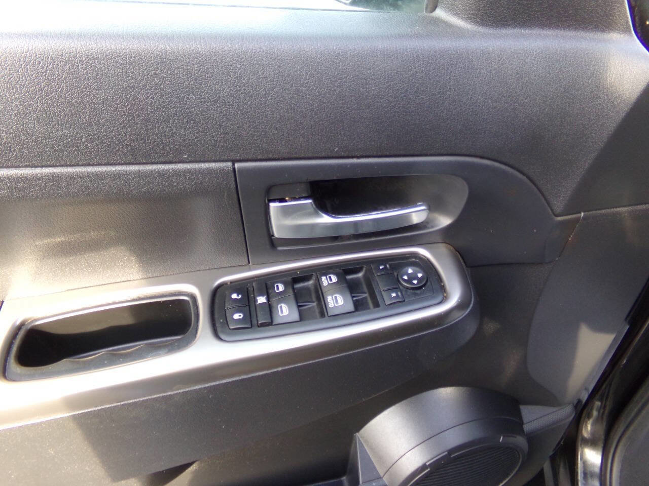 Used 2012 Jeep Liberty Limited Jet w/ Comfort/Convenience Group image 31