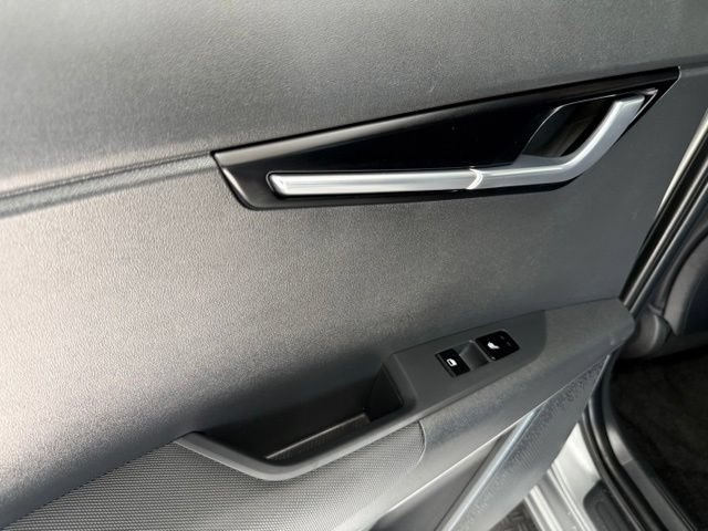 Used 2025 Kia Niro Wind w/ Wind Preserve Package FWD image 20