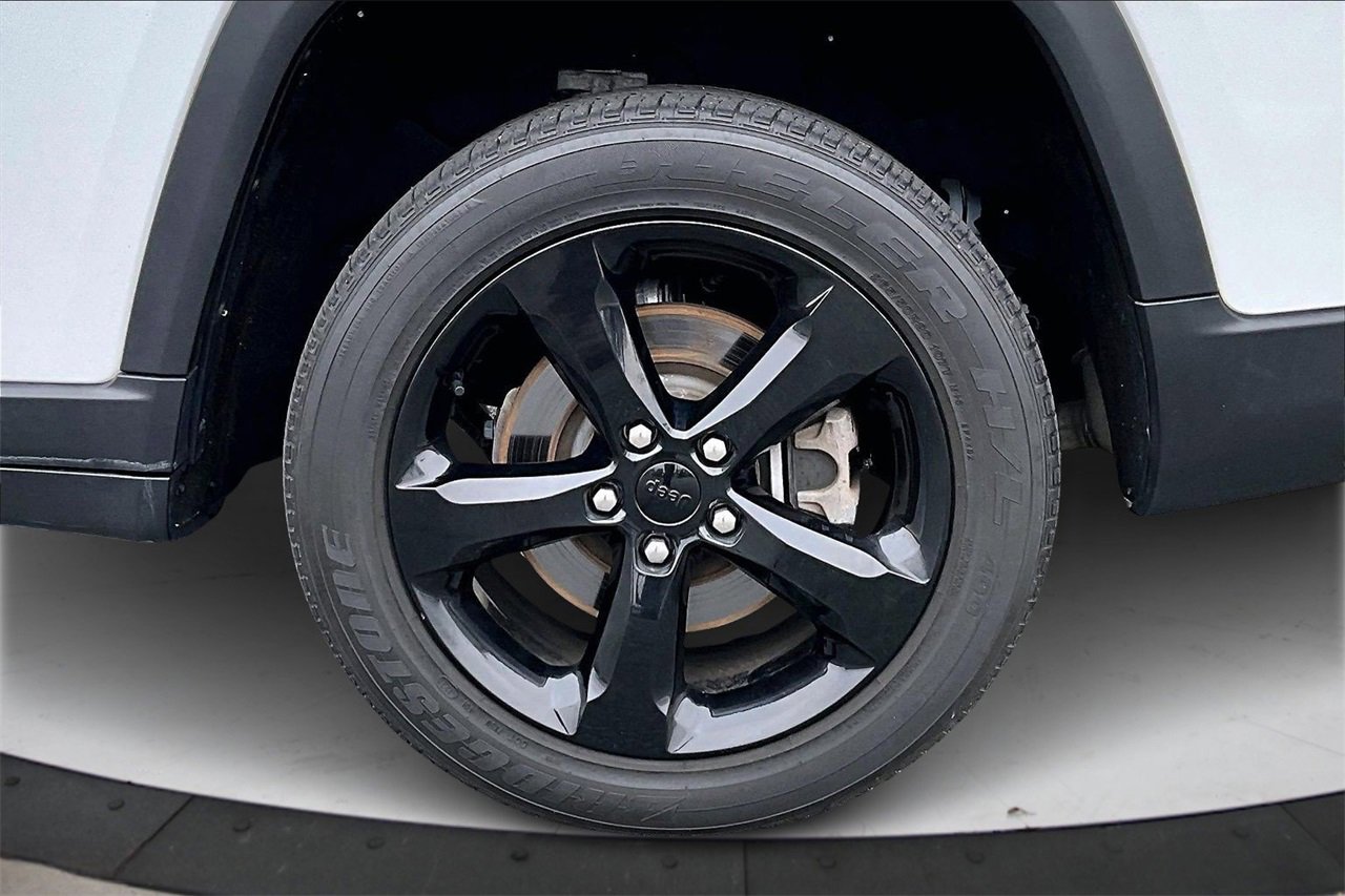 Used 2021 Jeep Grand Cherokee L Laredo image 34