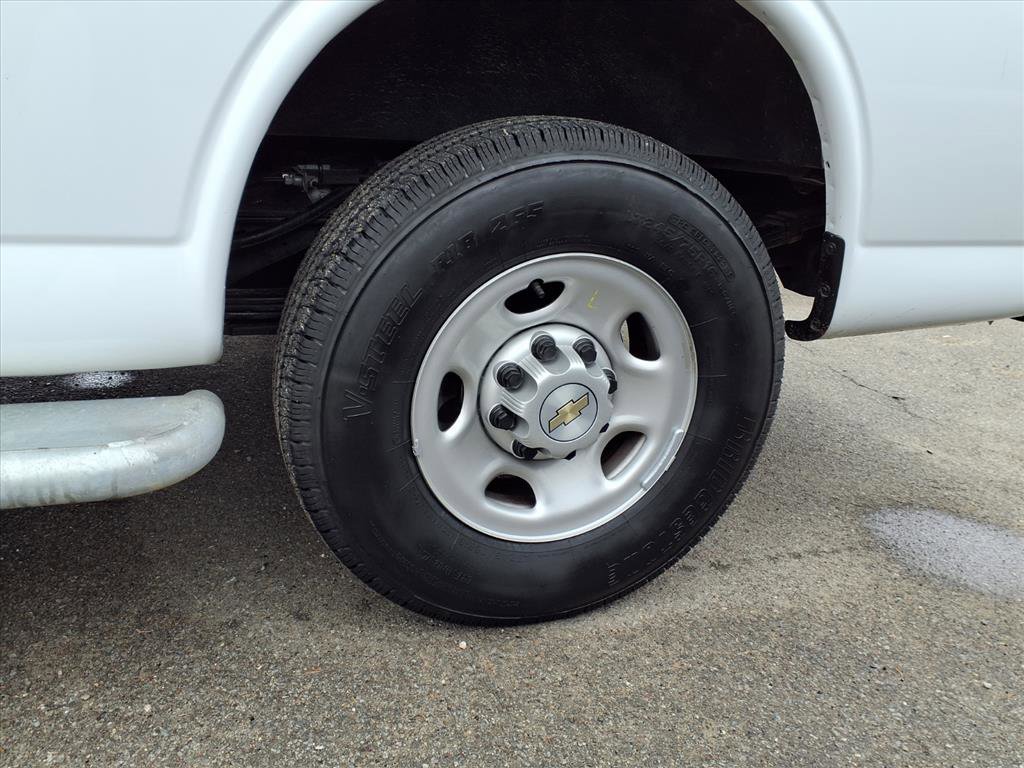 Used 2024 Chevrolet Express 2500 2500 w/ Driver Convenience Package image 5