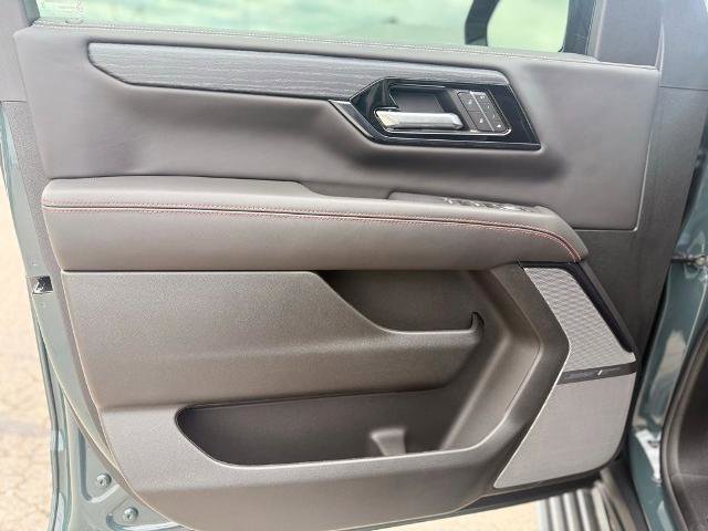 New 2026 GMC Yukon AT4 Ultimate AWD/4WD image 7