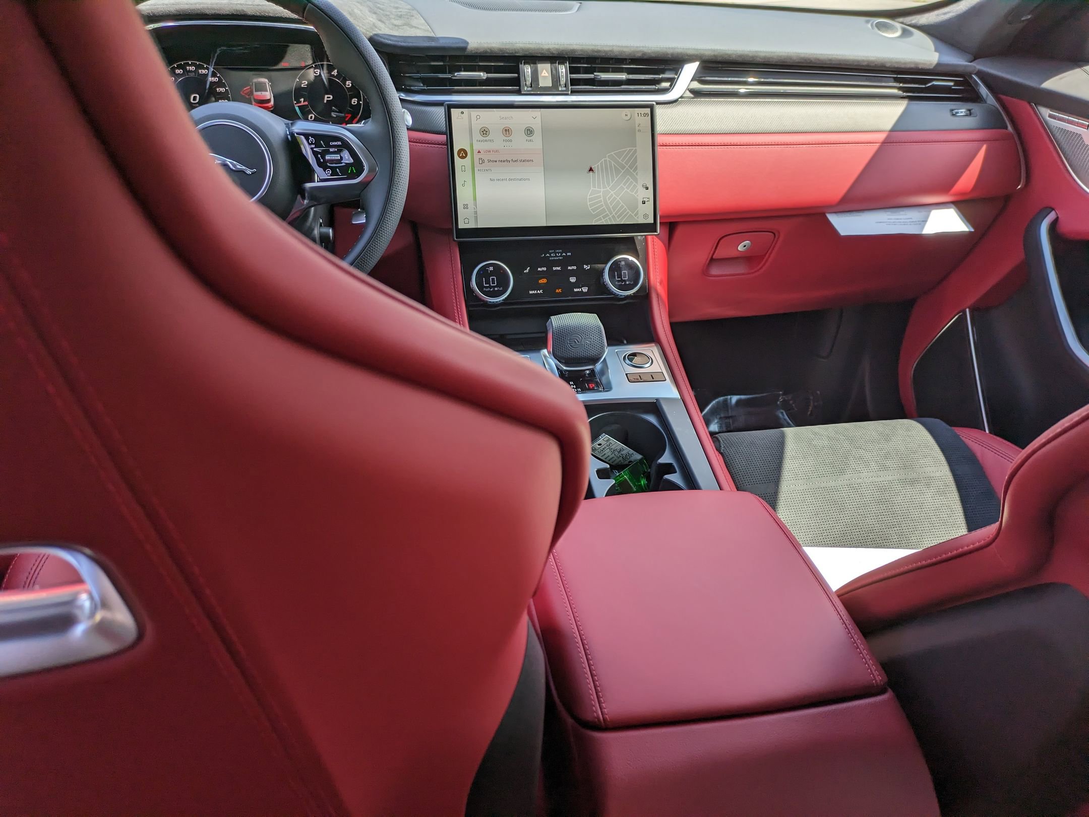 New 2026 Jaguar F-PACE SVR 575 Edition image 23