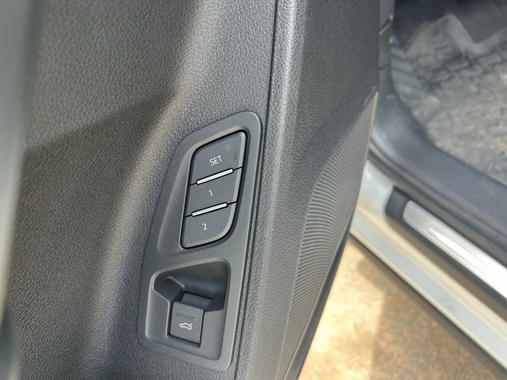 Used 2023 Audi Q3 2.0T Premium Plus w/ Premium Plus Package image 56