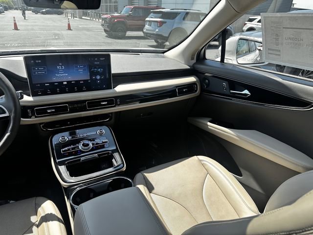 Used 2023 Lincoln Nautilus Reserve w/ Equipment Group 201A image 17