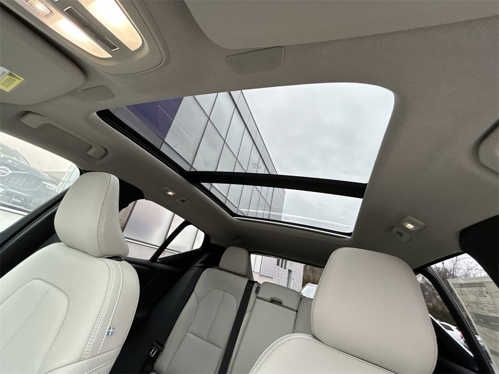 New 2025 Volvo XC40 B5 Plus w/ Climate Package image 14