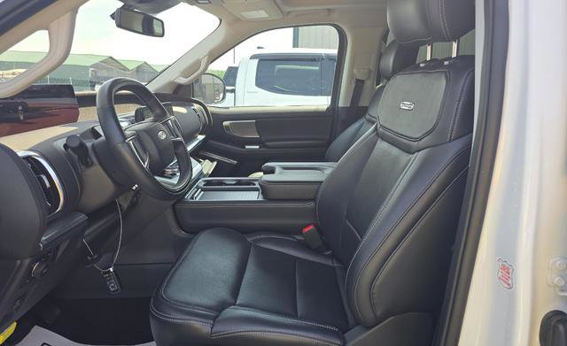 Used 2025 Ford Expedition Max Platinum AWD/4WD image 4