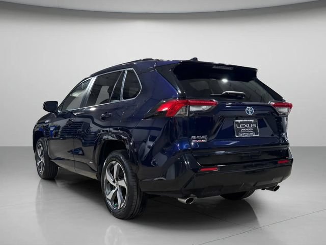 Used 2021 Toyota RAV4 SE w/ Weather & Moonroof Package AWD/4WD image 5