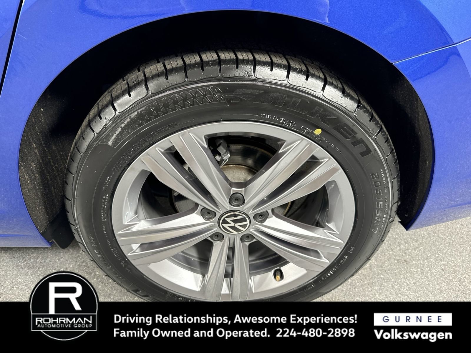 Used 2023 Volkswagen Jetta SE w/ Panoramic Sunroof Package image 5