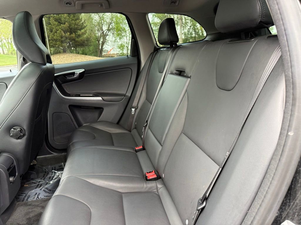 Used 2015 Volvo XC60 T5 Platinum image 17