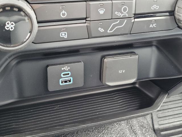 New 2026 Ford F250 XL w/ XL Chrome Package image 25