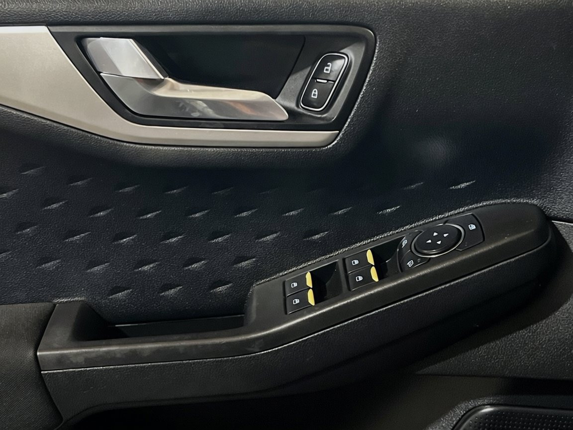 Used 2020 Ford Escape SE FWD image 14