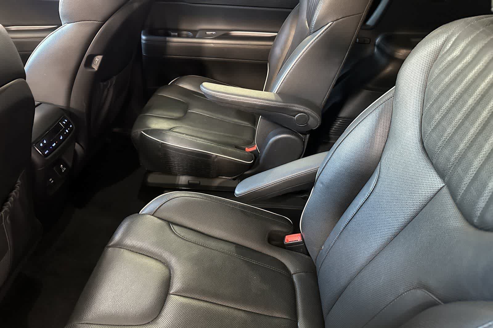 Used 2024 Hyundai Palisade Limited FWD image 5
