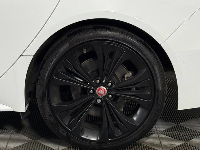 Certified 2023 Jaguar XF R-Dynamic SE AWD/4WD image 14