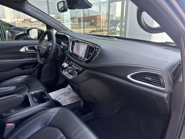 Used 2022 Chrysler Pacifica Touring-L w/ S Appearance Package FWD image 51