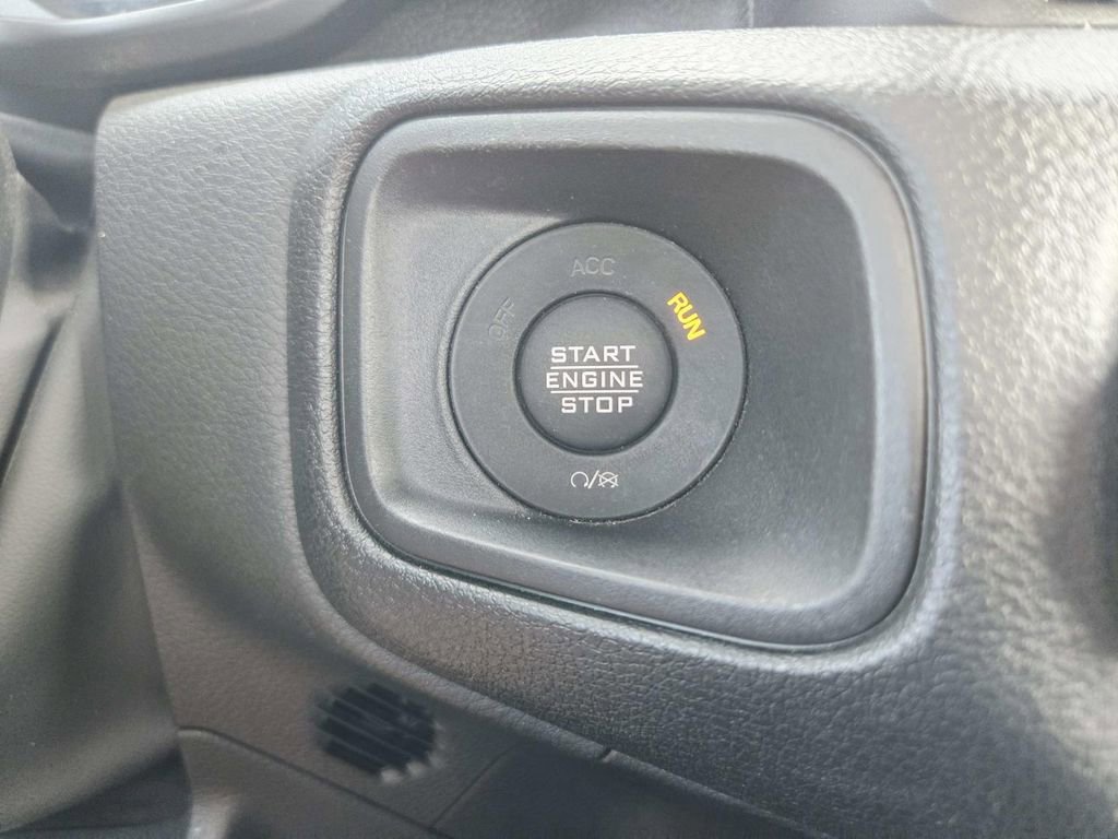 Used 2024 Jeep Wrangler Unlimited AWD/4WD image 32