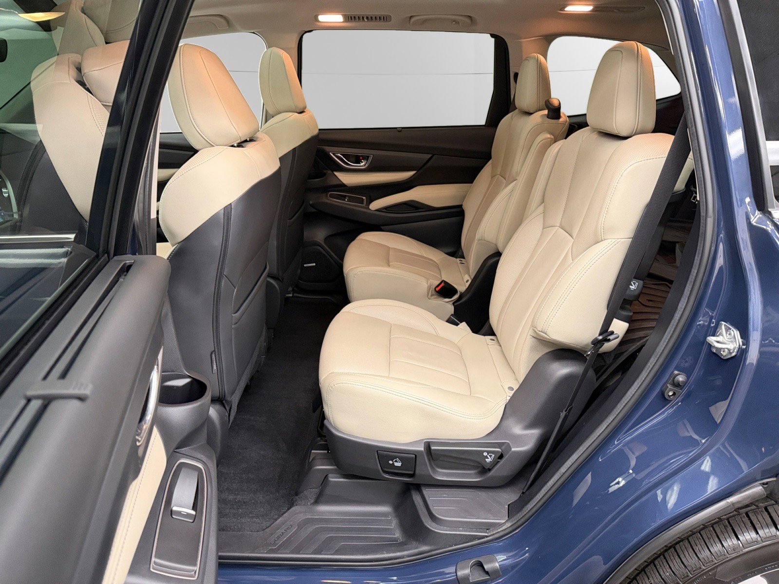 Used 2023 Subaru Ascent Limited w/ Technology Package AWD/4WD image 13