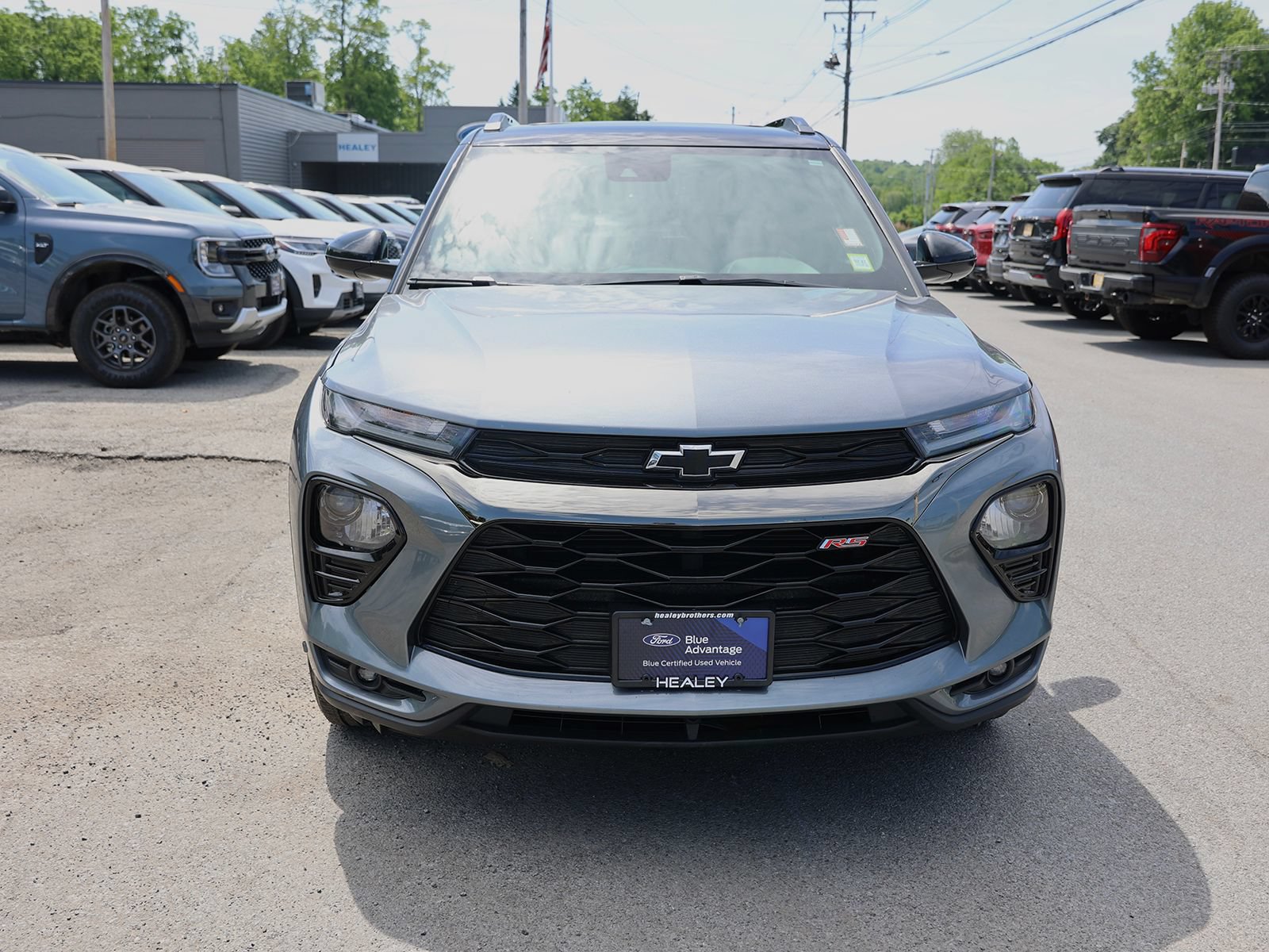 Used 2022 Chevrolet TrailBlazer RS w/ Sun and Liftgate Package AWD/4WD image 2