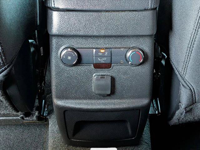 Used 2017 Ford Explorer XLT w/ Equipment Group 201A FWD image 16