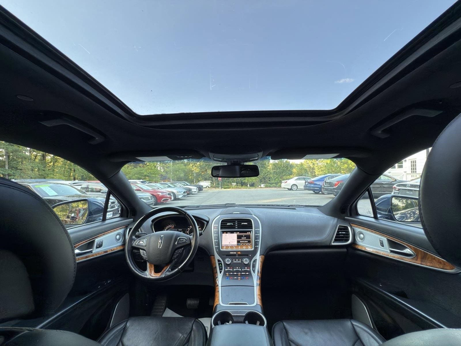 Used 2017 Lincoln MKX Reserve w/ Luxury Package image 27