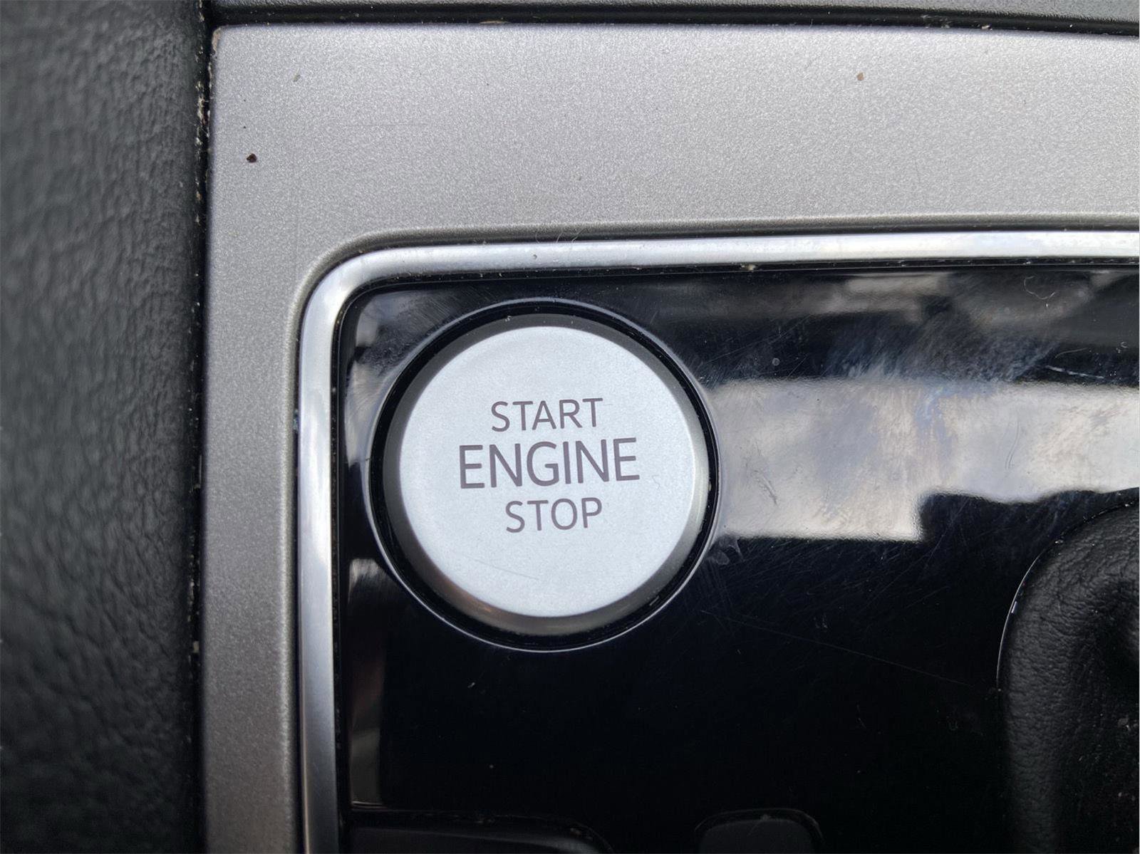 Used 2020 Volkswagen Passat 2.0T SE image 31