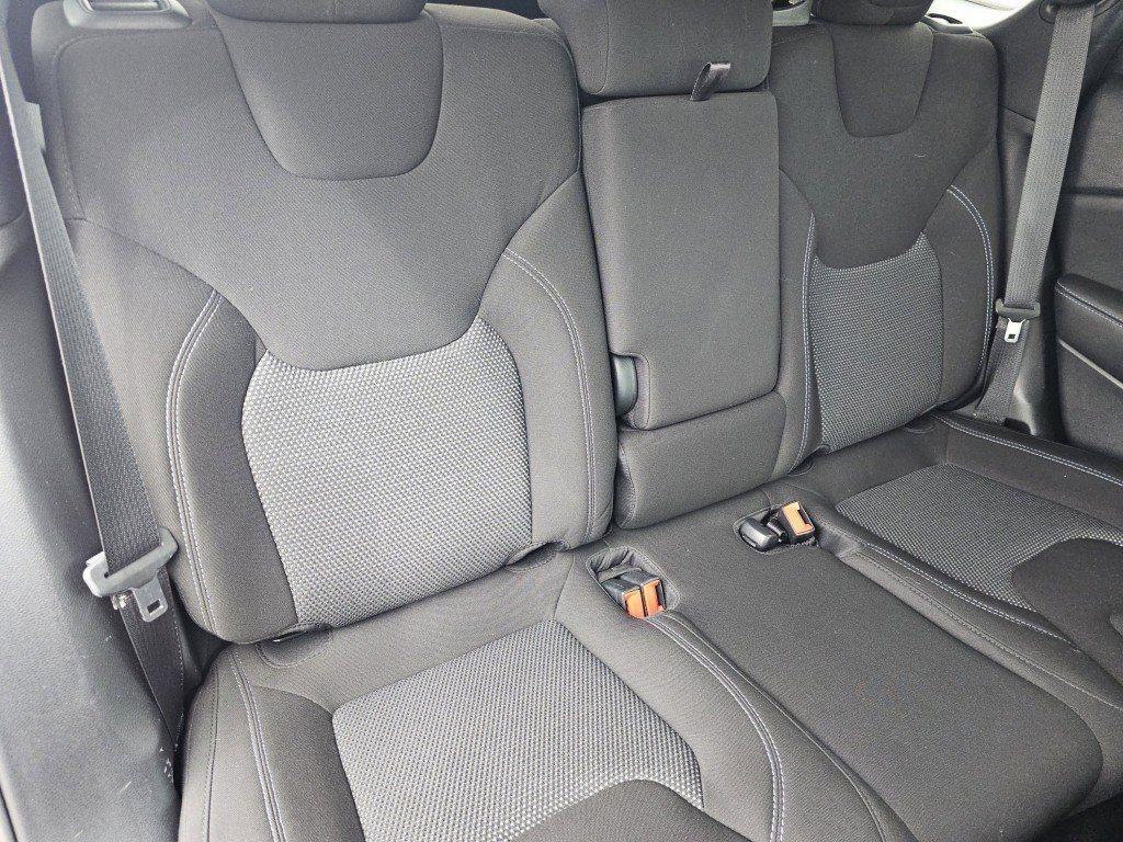 Used 2021 Jeep Cherokee Latitude image 24