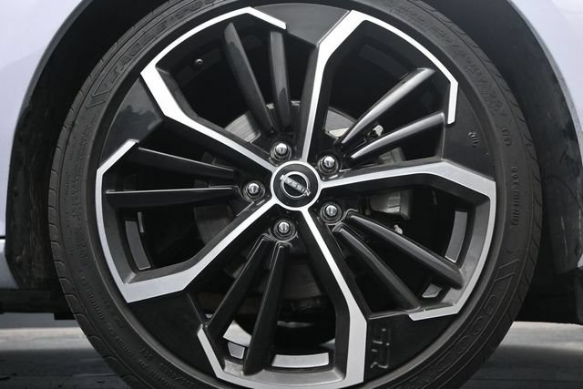 Used 2025 Nissan Altima 2.5 SR FWD image 9