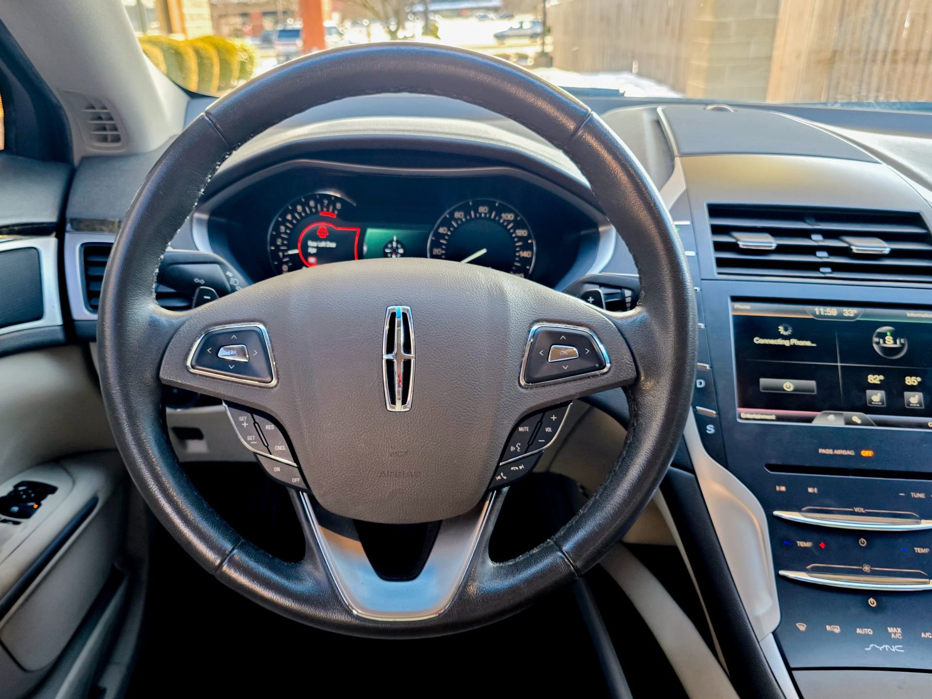 Used 2016 Lincoln MKZ image 17