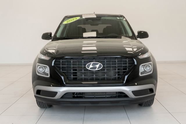 Used 2025 Hyundai Venue SE image 5