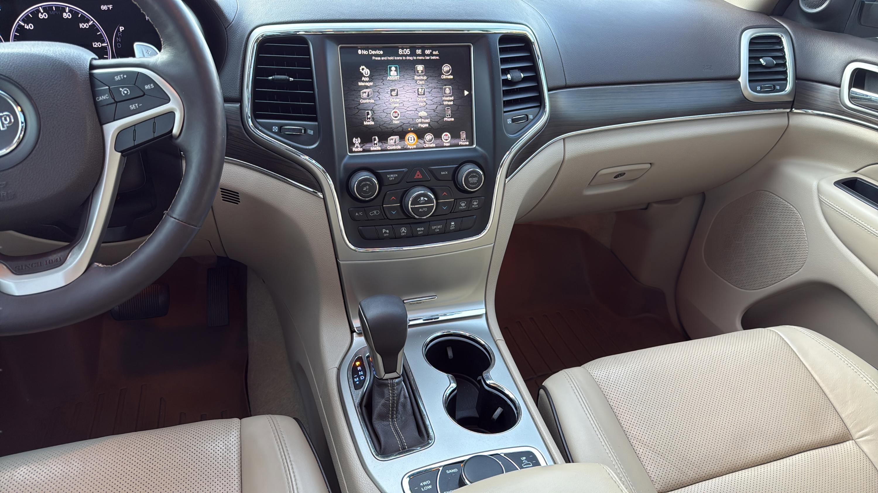 Used 2017 Jeep Grand Cherokee Overland AWD/4WD image 39
