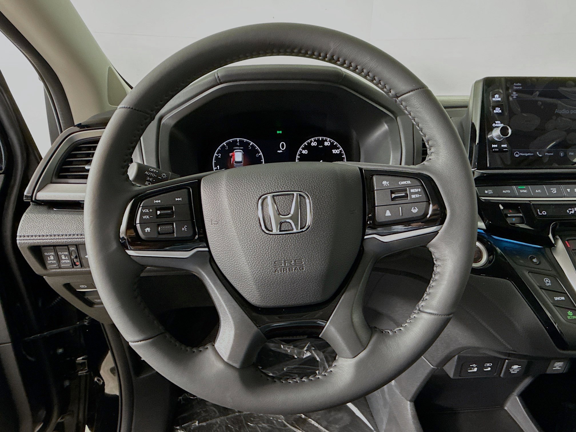 New 2026 Honda Odyssey Touring image 11