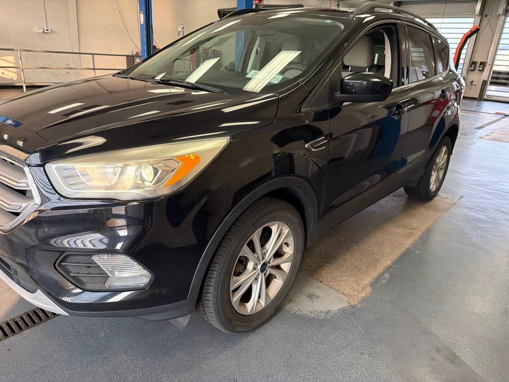 Used 2017 Ford Escape SE w/ Equipment Group 201A AWD/4WD image 5