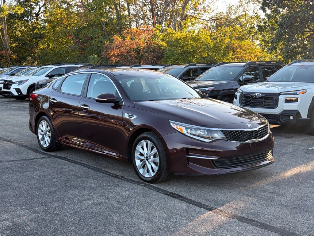 Used 2017 Kia Optima LX FWD image 3