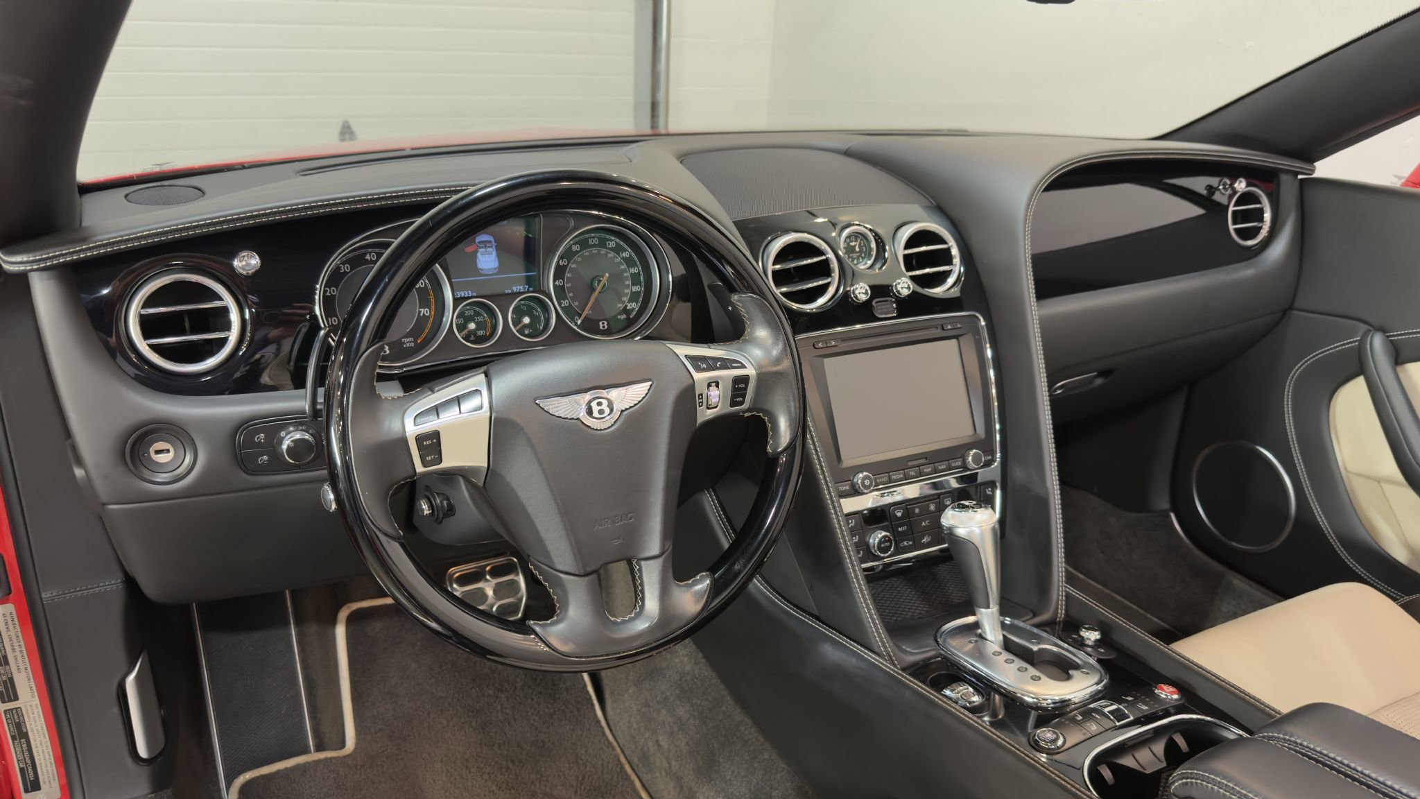 Used 2015 Bentley Continental GT image 49