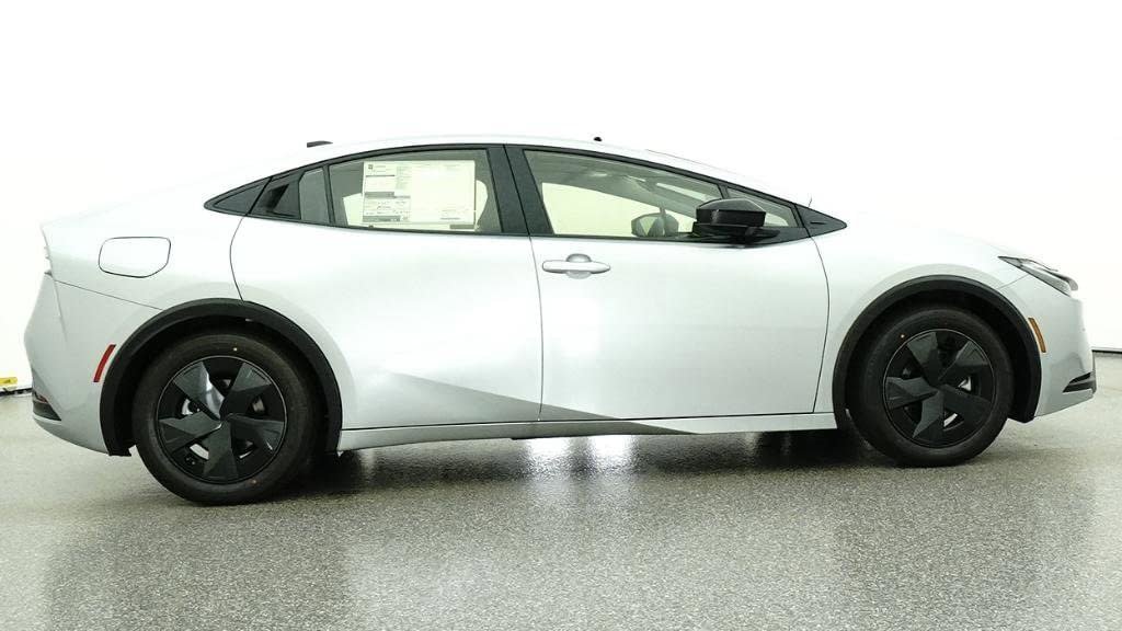 New 2026 Toyota Prius Plug-In Hybrid FWD image 26